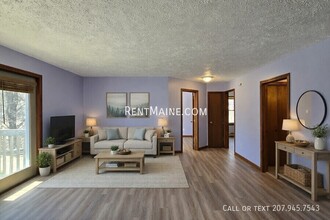 10 Hartley St in Lewiston, ME - Foto de edificio - Building Photo