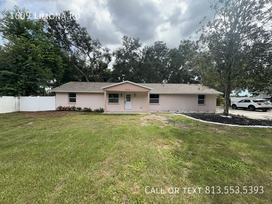 1609 Limona Rd in Brandon, FL - Building Photo