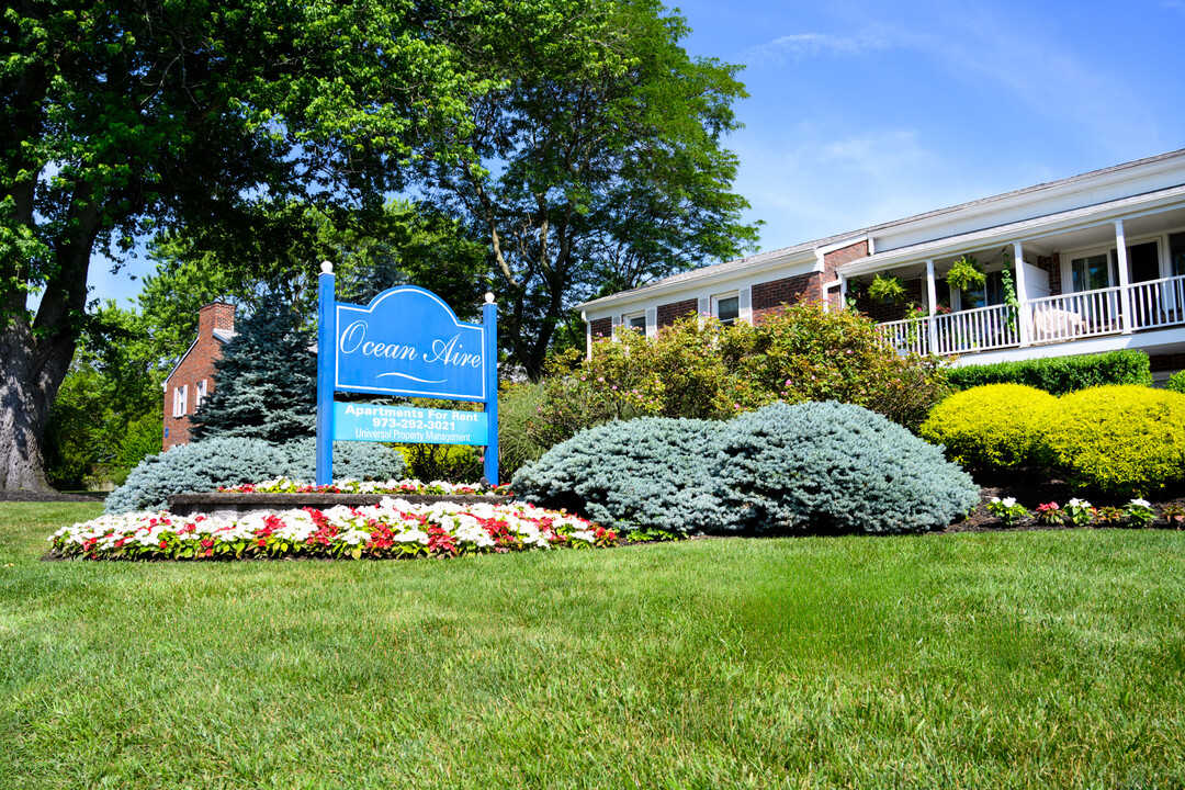 Ocean Aire Apartments in Spring Lake, NJ - Building Photo