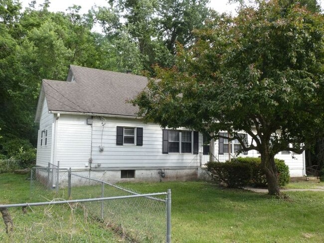 property at 4701 N Green Hills Rd