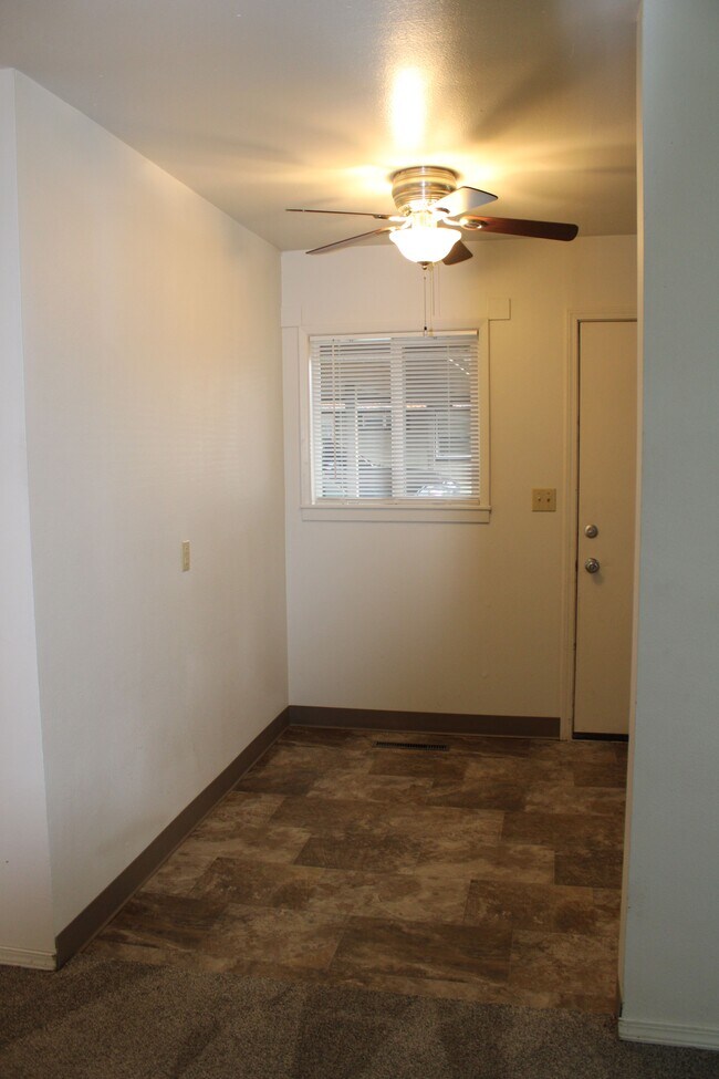 1226 Montana St in Wenatchee, WA - Foto de edificio - Building Photo