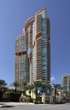 Portofino Tower in Miami Beach, FL - Foto de edificio - Building Photo