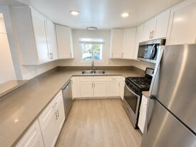 1520 S Maple St in Escondido, CA - Building Photo