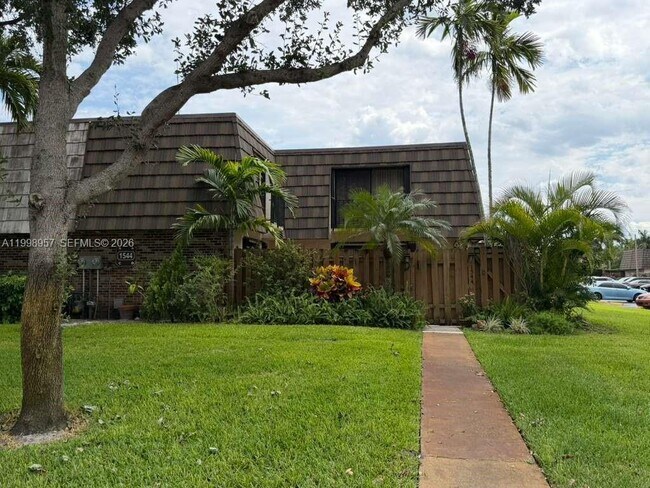 property at 1544 Forest Lakes Cir