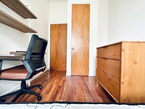 Furnished room/NOT APARTMENT, Unit 3R in Brooklyn, NY - Foto de edificio - Building Photo