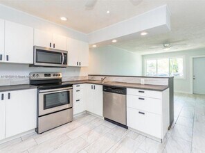 2175 NE 56th St in Fort Lauderdale, FL - Building Photo - Building Photo
