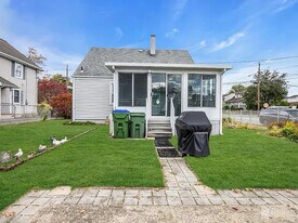 143 Safran Ave in Edison, NJ - Building Photo