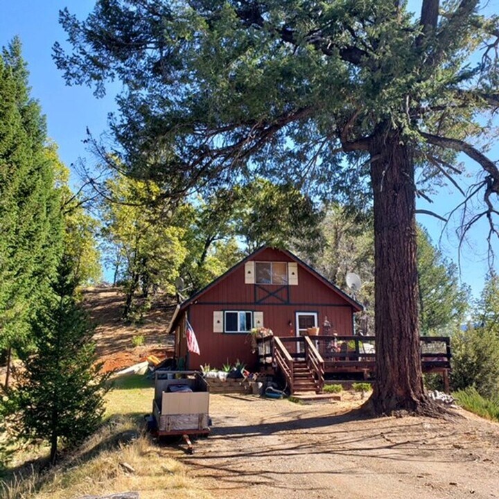 20311 Top of the Hill Trail in Lakehead, CA - Building Photo