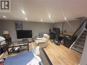 5486 Hixon Ave in Burlington, ON - Building Photo - Building Photo