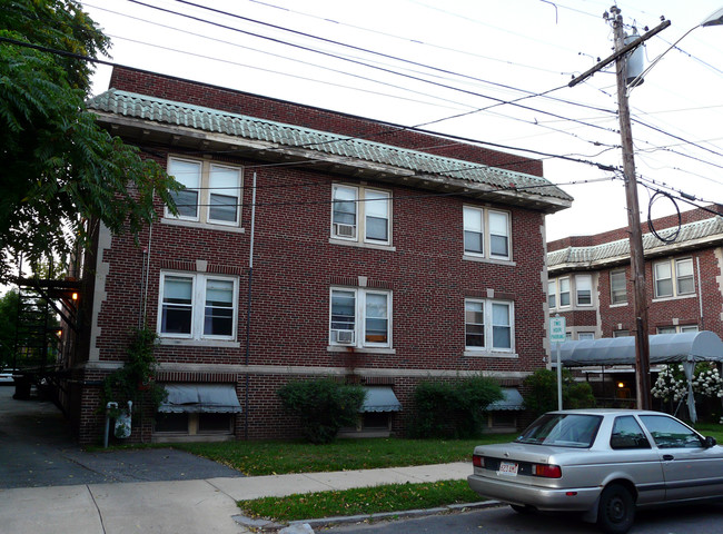 39-41 Richardson Ave in Wakefield, MA - Foto de edificio - Building Photo