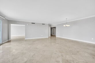 2777 Paradise, Unit 2002 in Las Vegas, NV - Foto de edificio - Building Photo