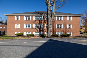 Maple Leaf Apartments in Franklin, NH - Building Photo - Building Photo