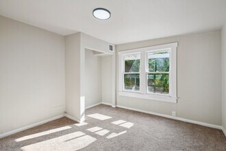 2332 E Houston St in San Antonio, TX - Foto de edificio - Building Photo