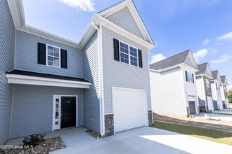 1408 Hartley Ln in Greenville, NC - Building Photo - Building Photo