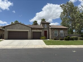 5313 Pelican Hill Dr in Bakersfield, CA - Building Photo - Building Photo