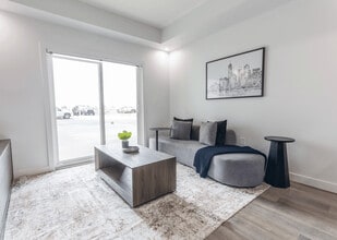 Rosenthal Flats in Edmonton, AB - Building Photo - Building Photo