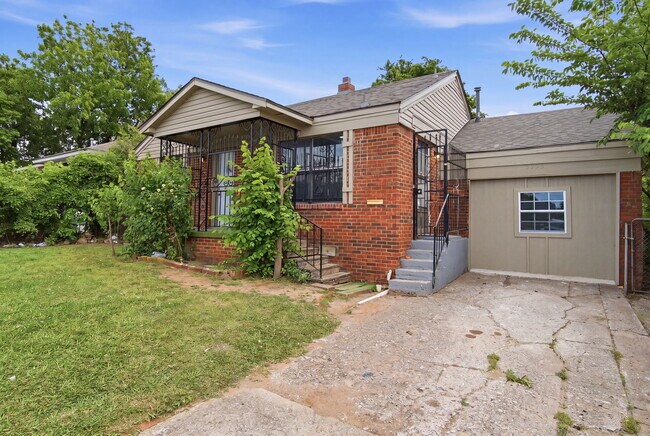 2228 SW Grand Blvd in Oklahoma City, OK - Building Photo - Building Photo