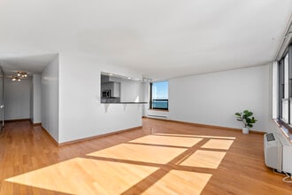 5100 N Marine Dr in Chicago, IL - Foto de edificio - Building Photo