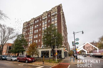 6930 N Greenview Ave in Chicago, IL - Building Photo - Building Photo