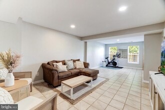 2520 Banshire Dr in Herndon, VA - Building Photo - Building Photo