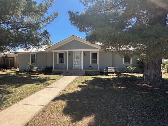 property at 1007 N 5th St