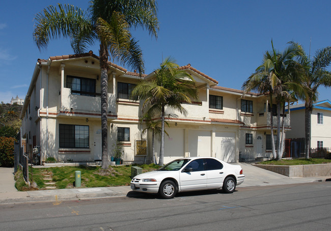 5450 Lauretta St in San Diego, CA - Foto de edificio - Building Photo