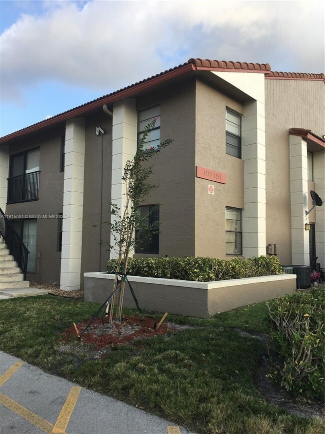 3243 Coral Ridge Dr in Coral Springs, FL - Foto de edificio - Building Photo