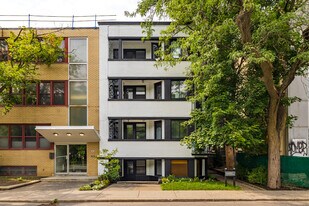 1675 Rachel Rue E in Montréal, QC - Building Photo