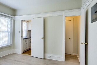 1025 Post in San Francisco, CA - Foto de edificio - Interior Photo