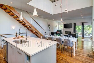 938 Southside Pl in Nashville, TN - Building Photo - Building Photo