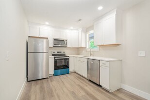 Flats on Florida 3314 in North Charleston, SC - Building Photo