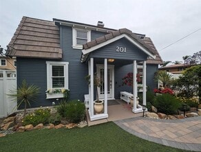 201 N Rios Ave in Solana Beach, CA - Building Photo - Building Photo
