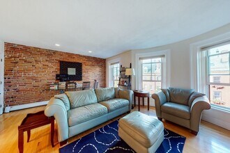 120 W Concord St, Unit 2 in Boston, MA - Building Photo - Building Photo
