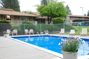 Rosewood Club in Spokane, WA - Building Photo