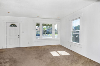 4428 Maryland St in San Diego, CA - Building Photo - Interior Photo