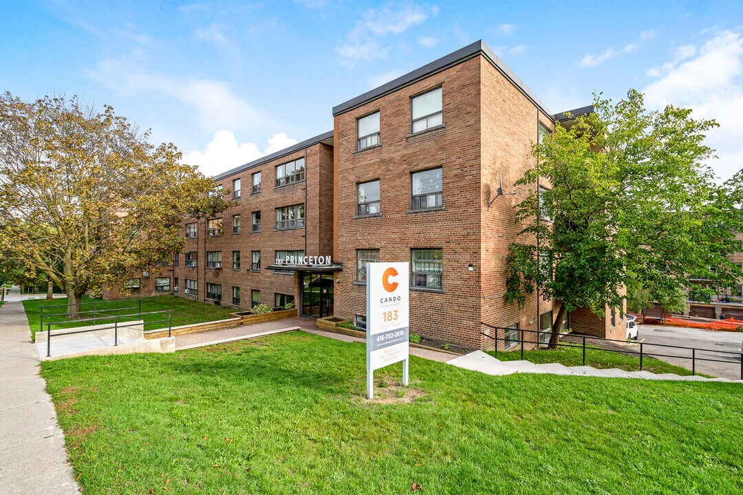 Princeton Apartments in Toronto, ON - Building Photo