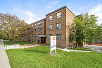 Princeton Apartments in Toronto, ON - Building Photo - Building Photo