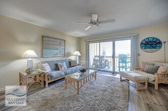 918 N New River Dr in Surf City, NC - Building Photo - Building Photo