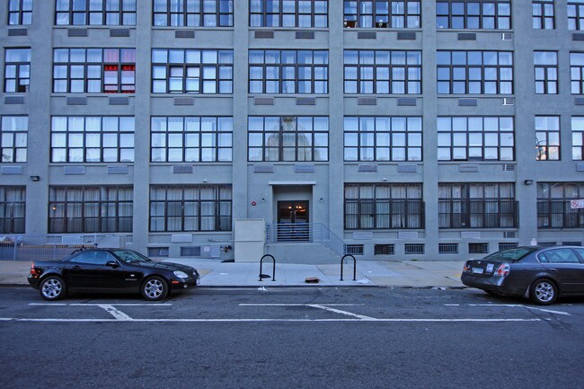 808 Driggs in Brooklyn, NY - Building Photo - Building Photo