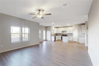17212 Crowndale Dr in Manor, TX - Building Photo - Building Photo