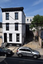 2121 E Dauphin St in Philadelphia, PA - Building Photo - Building Photo