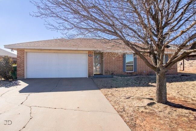 505 W Coleman Ave in Iowa Park, TX - Building Photo - Building Photo