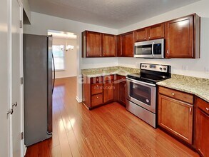 1961 Creekview Dr in Marysville, OH - Foto de edificio - Building Photo