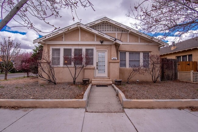 902 Marquette Ave NW in Albuquerque, NM - Building Photo - Building Photo