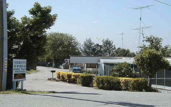 Mossdale Trailer Park in Lathrop, CA - Building Photo