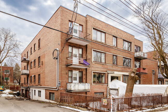 4970 Édouard-Montpetit Boul in Montréal, QC - Building Photo - Primary Photo