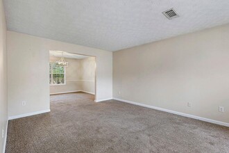60 Creekview Blvd in Covington, GA - Building Photo - Building Photo