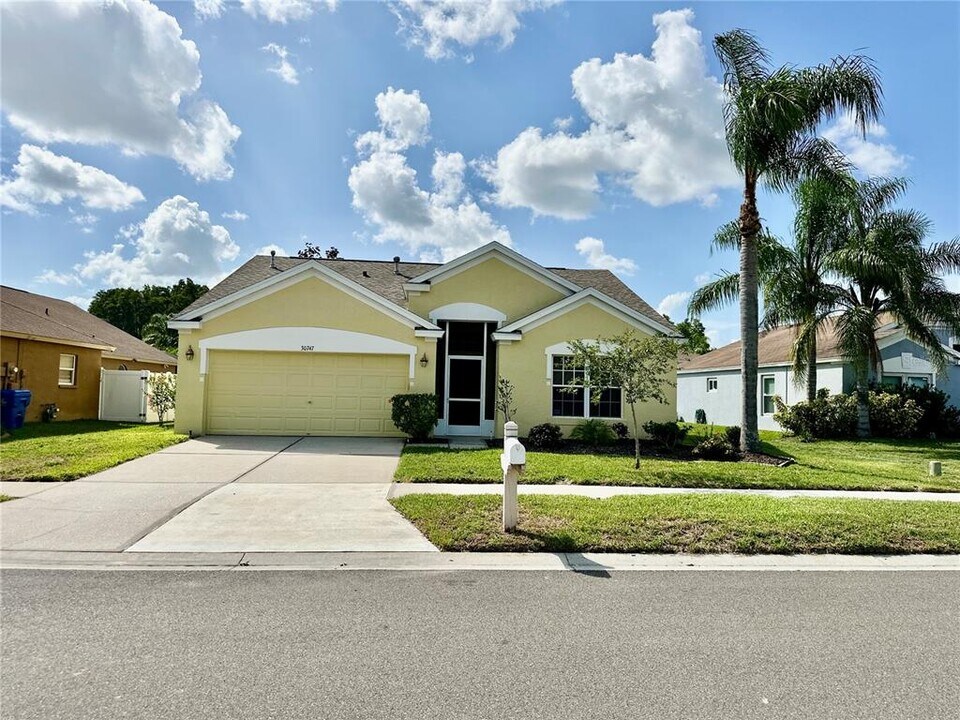 30747 Burleigh Dr in Zephyrhills, FL - Building Photo