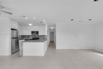 6863 SW 21st St in Miramar, FL - Building Photo - Building Photo