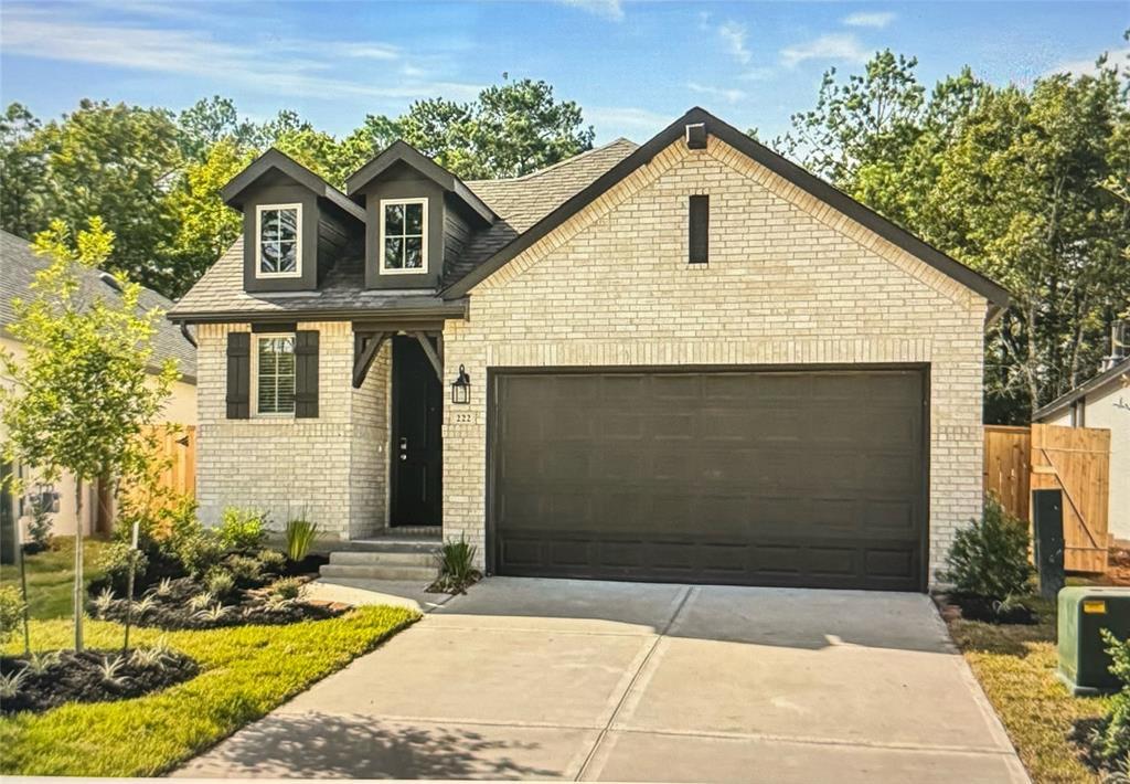 222 Sky Top Dr in Montgomery, TX - Building Photo